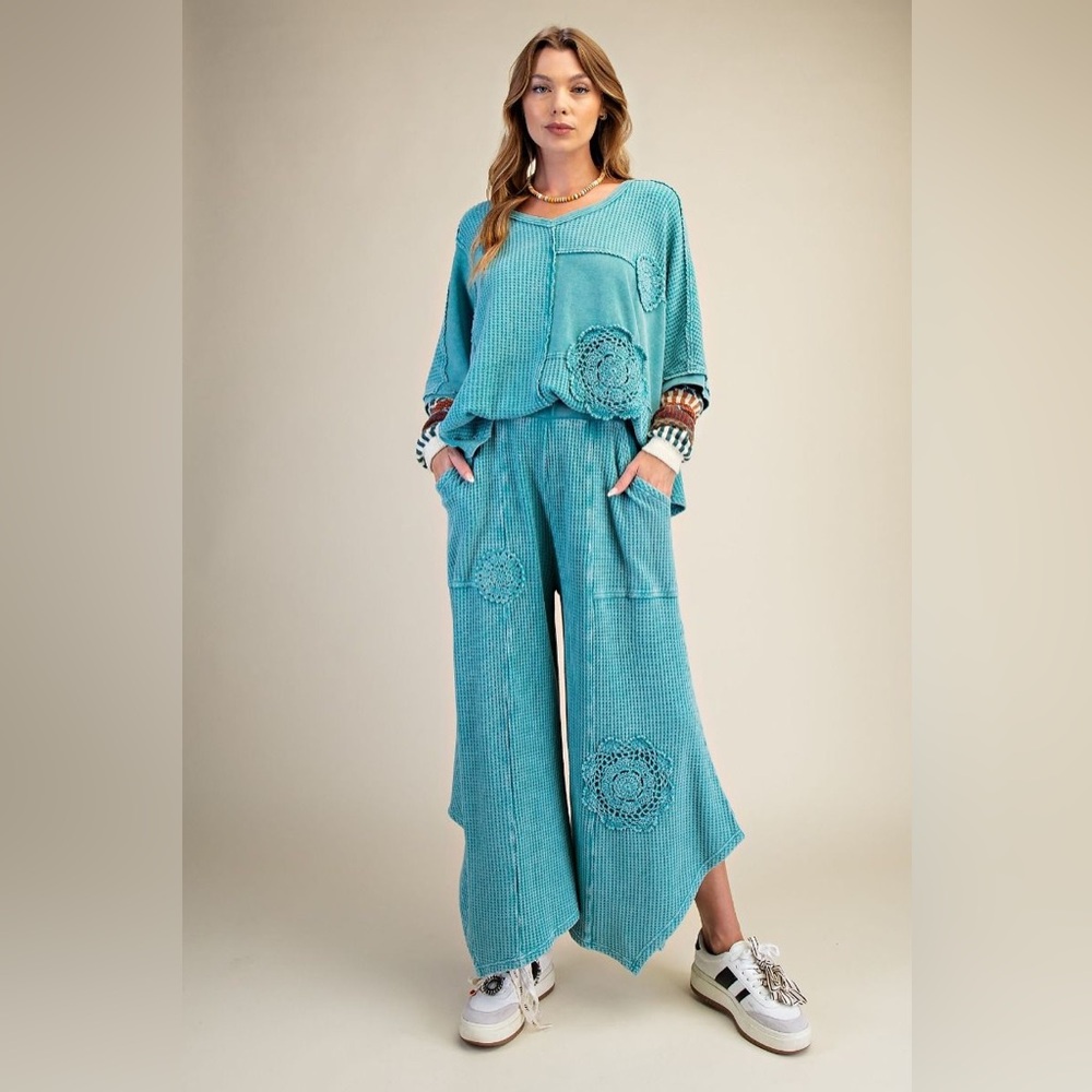 easel Teal Wide Leg Crochet Patch Top and Pants Set Large